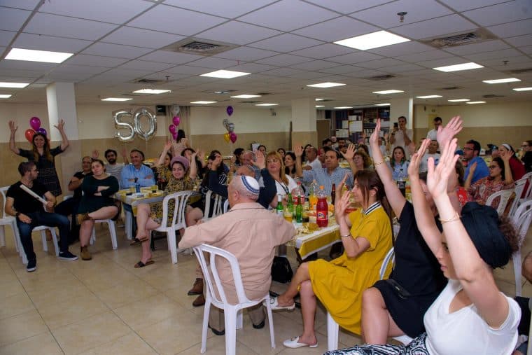 אלי אלתר - אמן חושים וקוסם למבוגרים